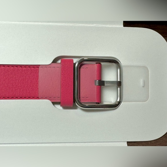 New Apple Watch OEM Classic Buckle Leather Strap Pink Fuchsia 42MM - Picture 4 of 7